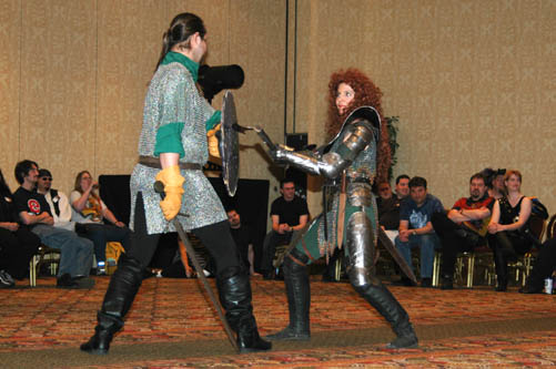 Feylin and Rowan of the Seattle Knights battle at NorWesCon 2004